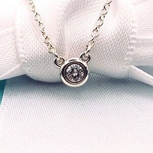 Elegant Silver Necklace with Diamond Pendant